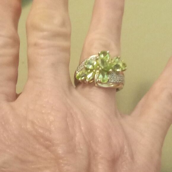 Peridot and Earth mined diamond ring size 8 - Picture 7 of 7